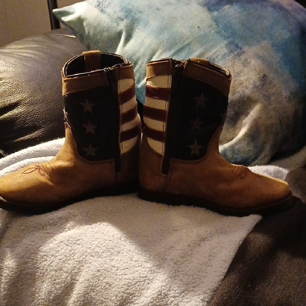 Smoky Brown Cowboy Boots with American Flag Design